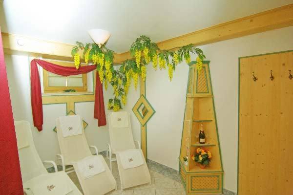 ホテル Haus Dorfblick ゲルロス エクステリア 写真